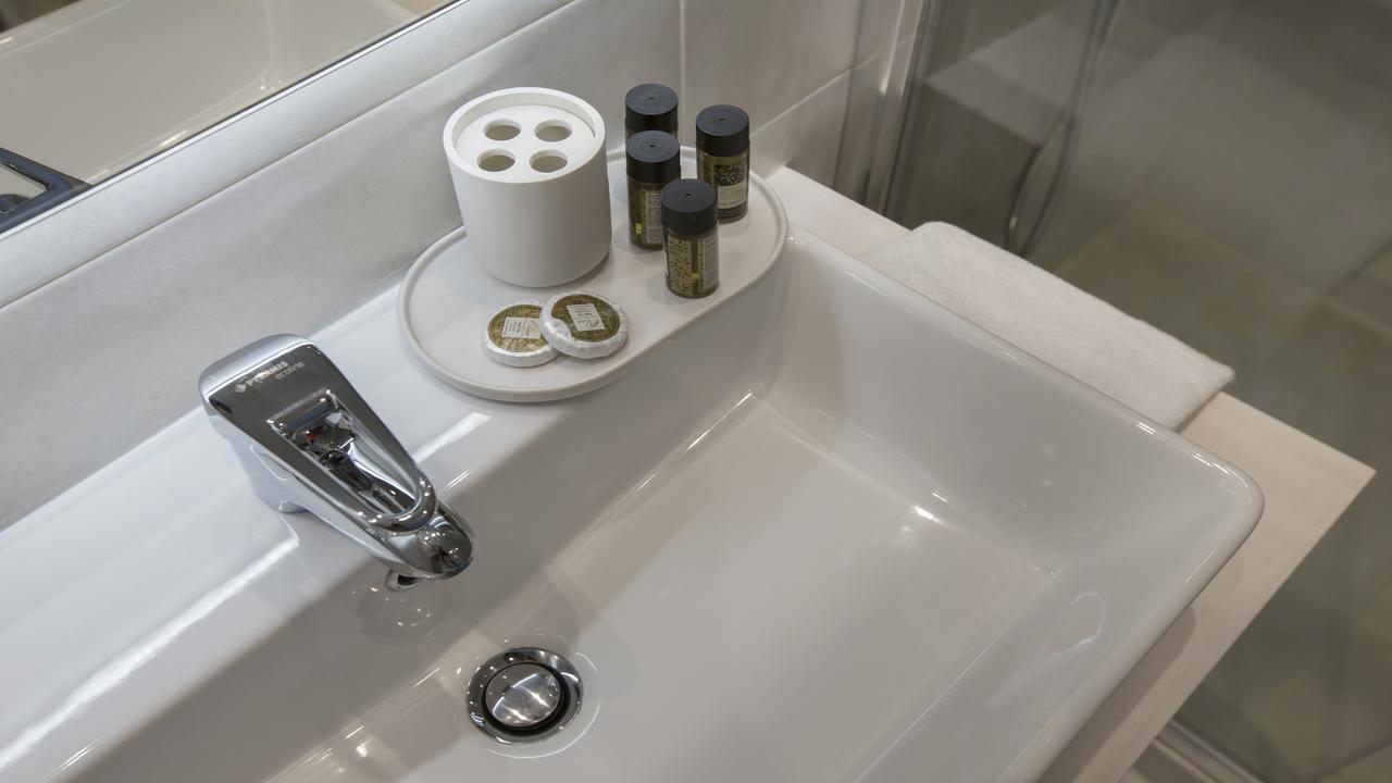 Ermou Stylish Suites By Ghh Athènes Extérieur photo